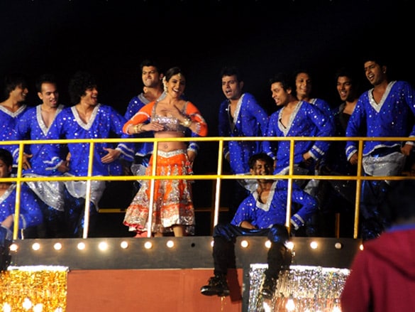 Bollywood tourism - Priyanka Chopra performing